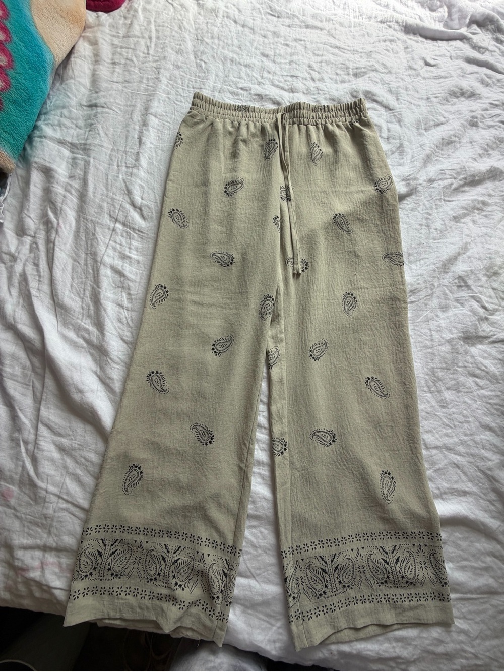 New York & Company Beige Paisley-Print Wide Leg Pants